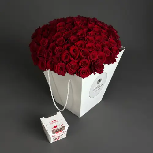 Букет из 101 розы с конфетами рафаелло