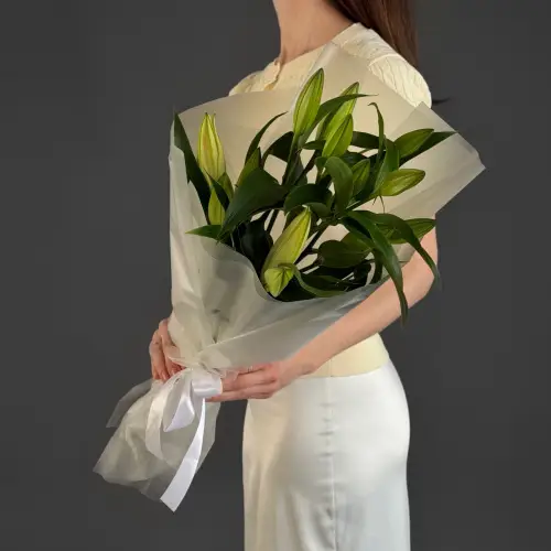 Букет из 3 лилий в упаковке