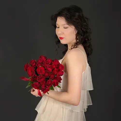 Букет из 25 красных кенийских роз